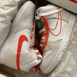 Nike Dunk High First Use Sail High W size 6 Never Worn Brand New!
